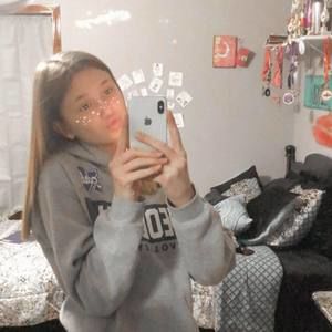 Meet your Posher, Katelyn